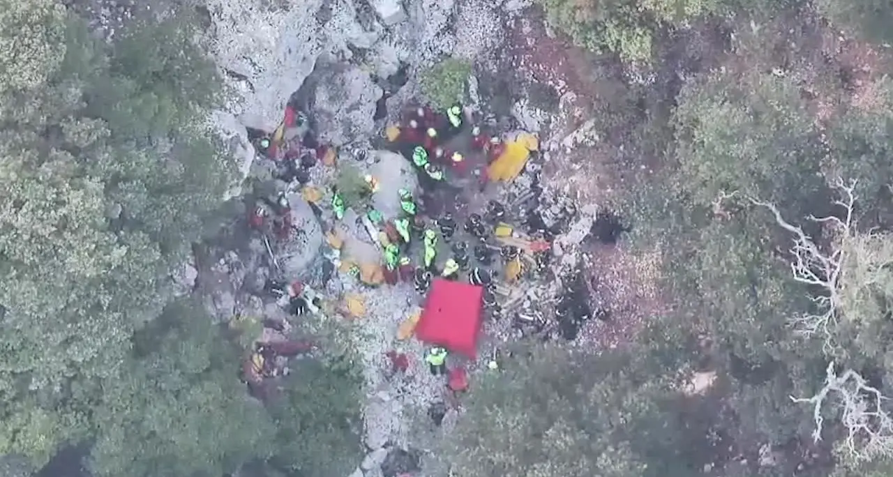 Frana in una grotta in Sardegna, le immagini aeree della zona