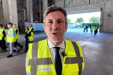 Spinelli: \"Vetri Speciali esempio virtuoso di riscatto industriale\"