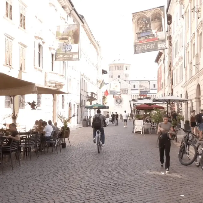 Plateatici a Trento, rivoluzione dal primo gennaio: ecco cosa cambia per bar e ristoranti