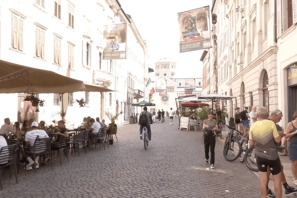 Plateatici a Trento, rivoluzione dal primo gennaio: ecco cosa cambia per bar e ristoranti