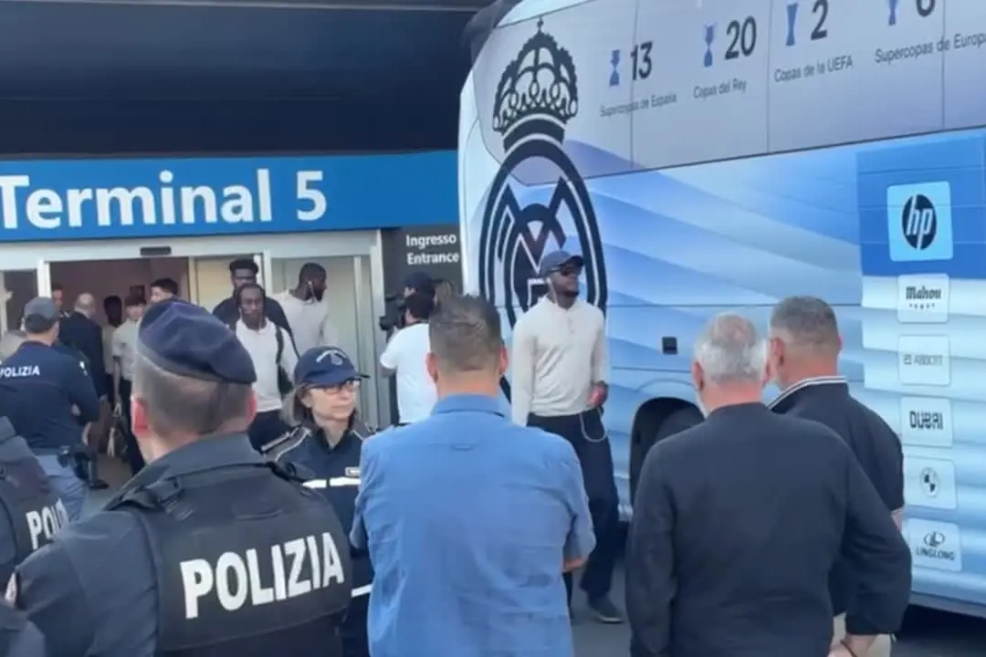 Champions League, giocatori del Real Madrid accolti dai tifosi a Fiumicino