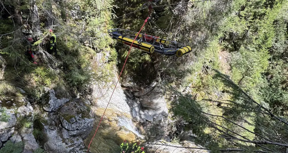 Ricerca e recupero in forra, in Val Malene: l’esercitazione del Corpo permanente dei Vigili del fuoco