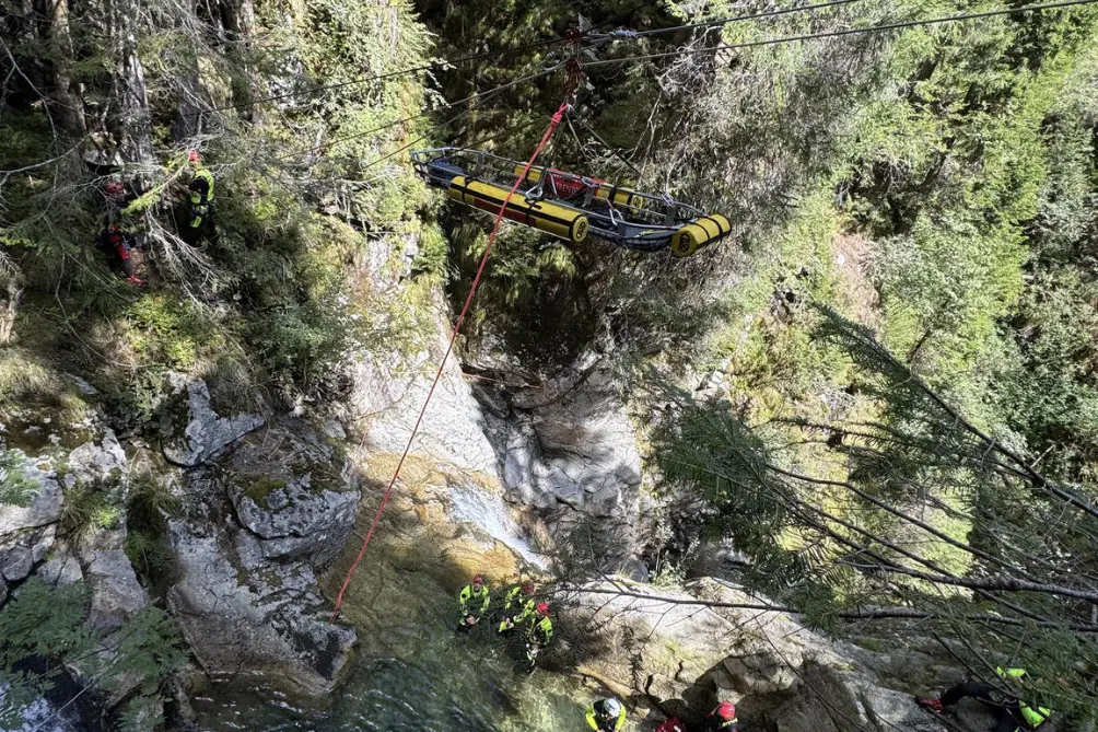 Ricerca e recupero in forra, in Val Malene: l’esercitazione del Corpo permanente dei Vigili del fuoco