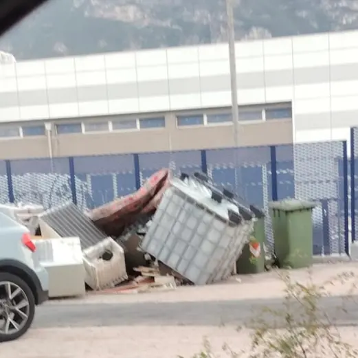 Rifiuti e ratti a Spini di Gardolo: «Una bomba ambientale e sanitaria»
