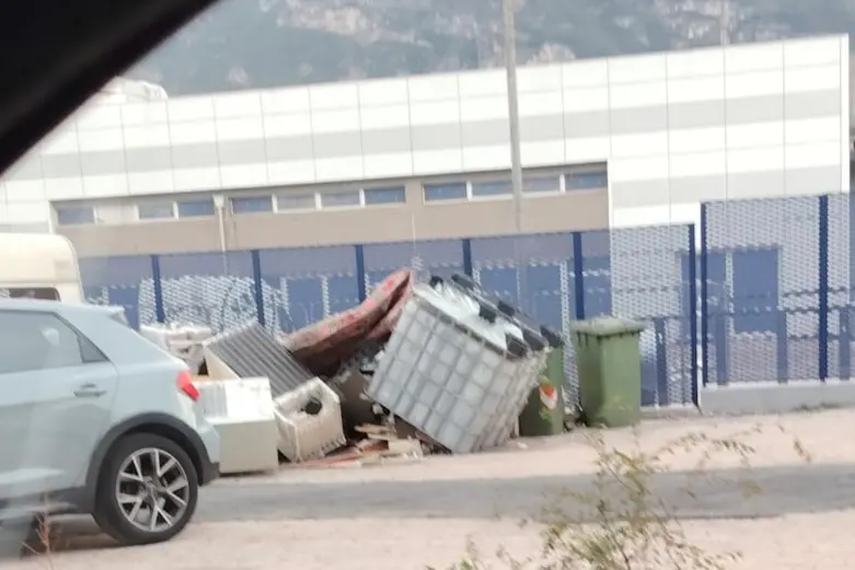 Rifiuti e ratti a Spini di Gardolo: «Una bomba ambientale e sanitaria»