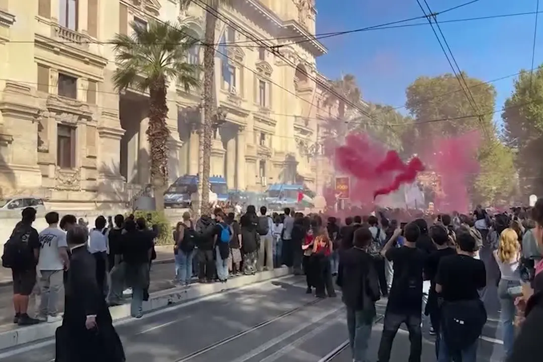 “No Meloni Day”, gli studenti scendono in piazza in tutta Italia