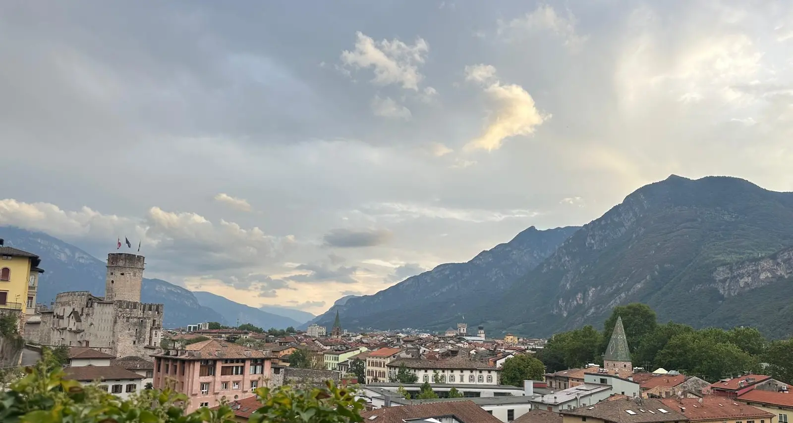 In Trentino servono fino a 3.500 euro al mese per una famiglia: pesa il caro affitti