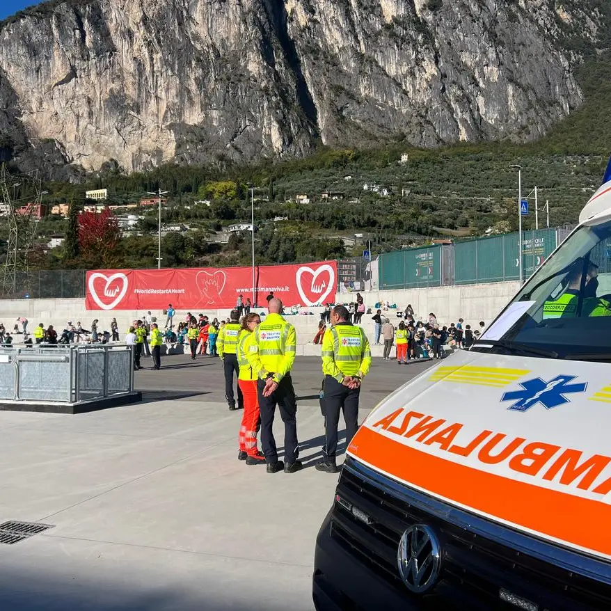 Riva del Garda, oltre 150 alunni imparano le manovre salvavita