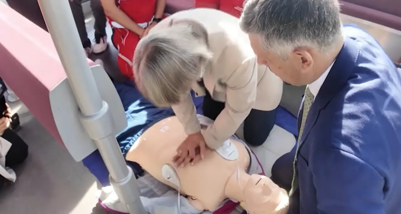Imparare in funivia a rianimare ed a salvare vite