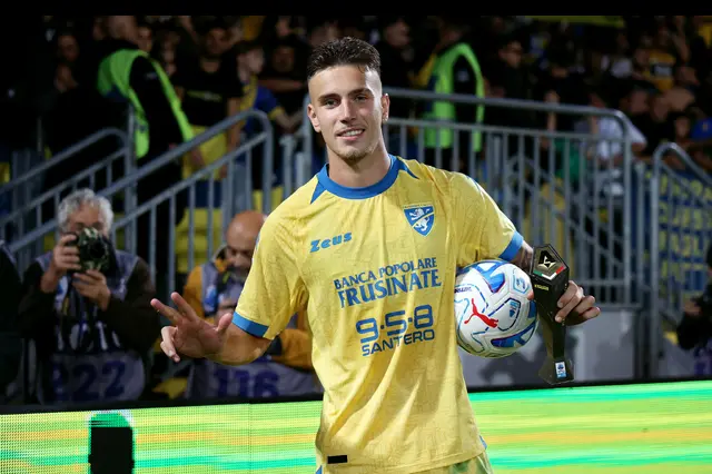 La tripletta di Raimondo fa volare il Frosinone, 4-2 al Sassuolo