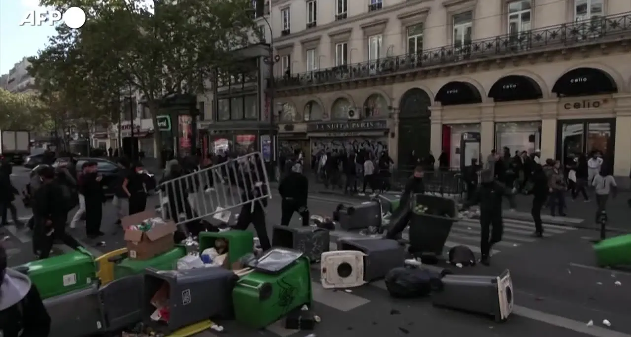 Giornata di fuoco in tutta la Francia alle proteste contro il “carovita”