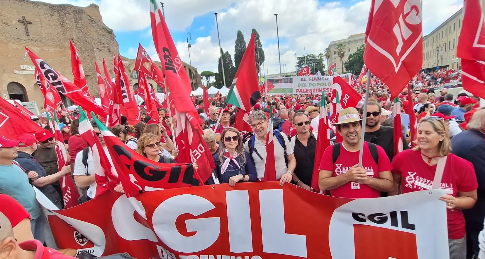 Roma, in 200 dal Trentino alla manifestazione della Cgil contro il governo Meloni