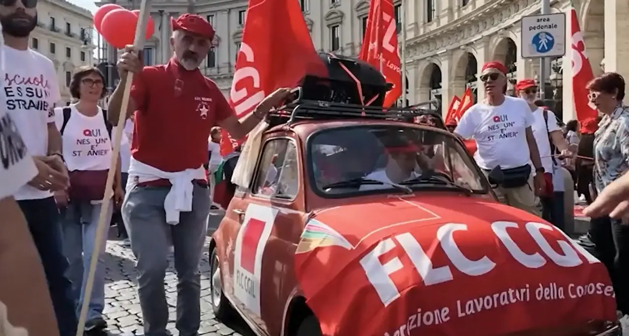 Migliaia in piazza a Roma per lavoro, pace e Costituzione
