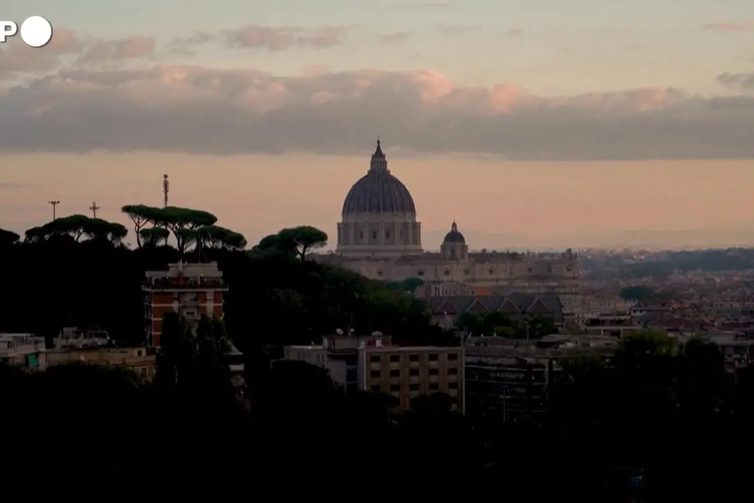 Il Vaticano si prepara per il primo Angelus del Papa dopo l'operazione 