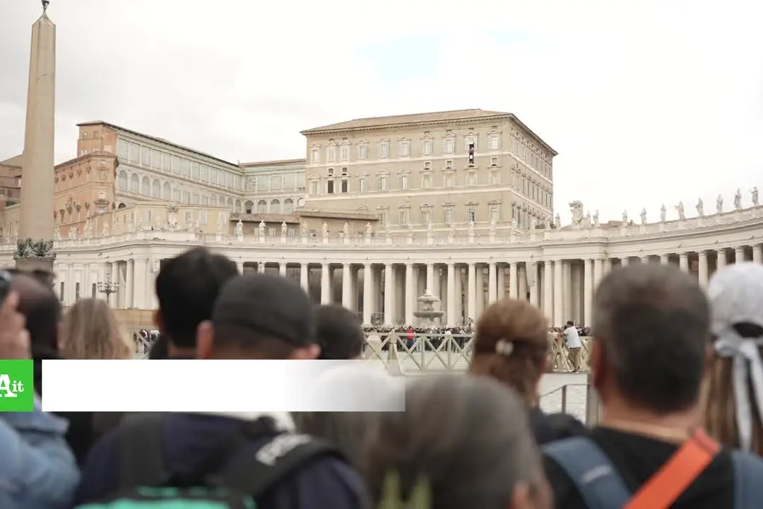 Papa Leone torna a pronunciare l’Angelus, l'emozione dei fedeli