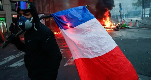 Polizia francese, 'numero record di 855 fermi a Parigi durante le proteste'
