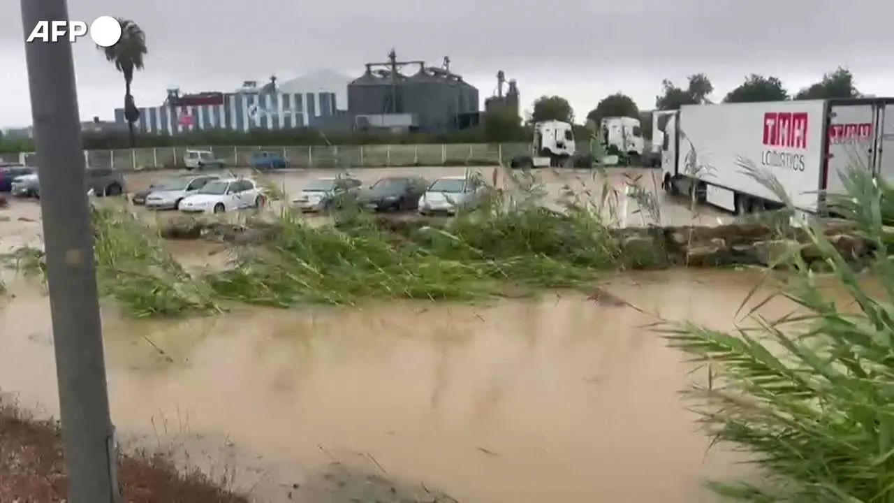 Spagna, gravi inondazioni nella provincia di Valencia dopo le piogge torrenziali
