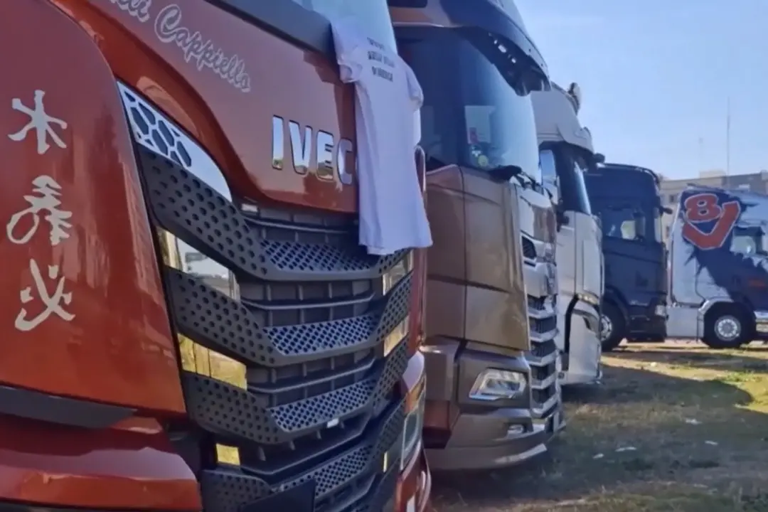 Autotrasportatori in piazza a Bari: \"Grande disagio che ricadrà sui consumatori\"