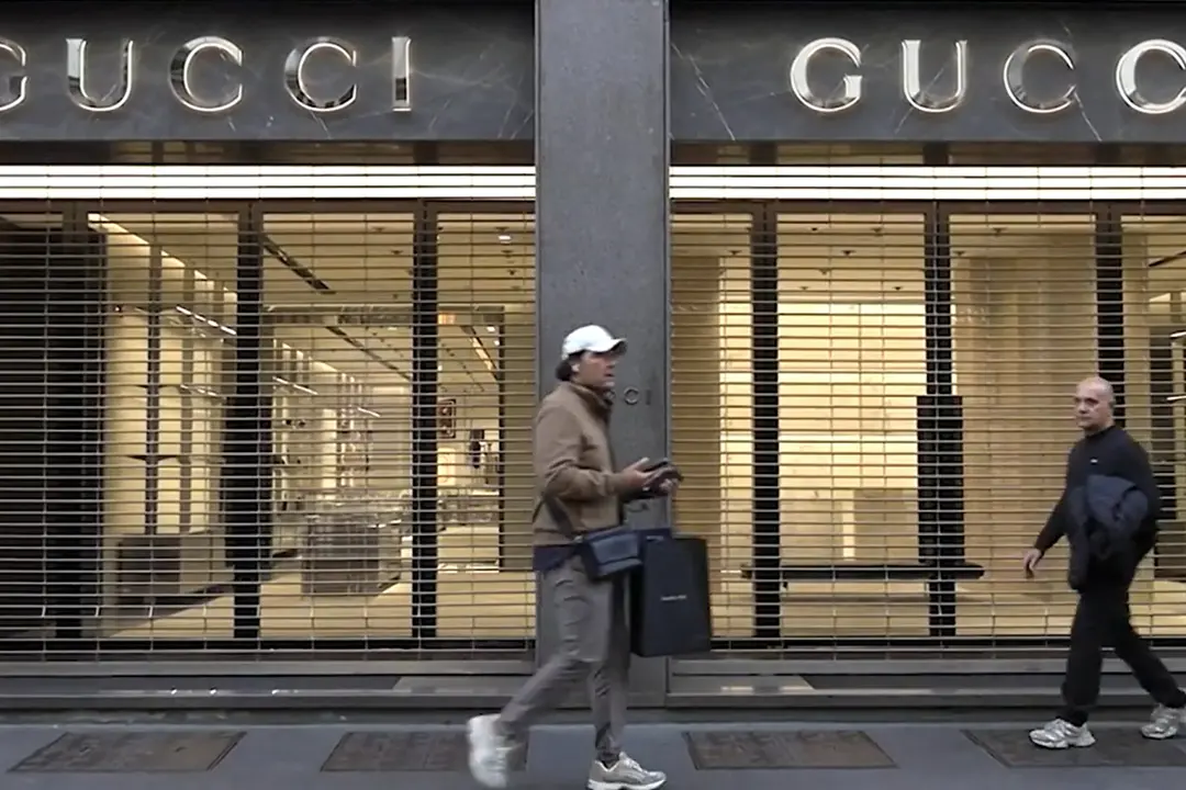Paura di nuovi disordini a Milano, chiudono i negozi del lusso
