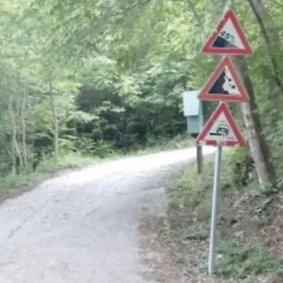 Scanuppia, la strada più ripida d’Europa vietata alle bici ma presa d’assalto dai bikers