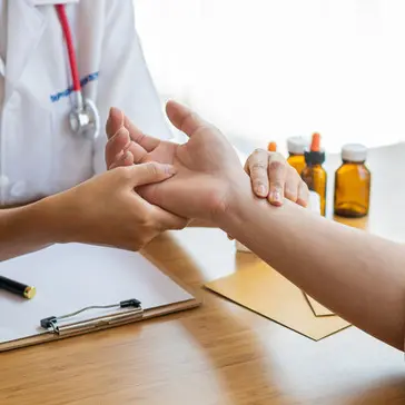 Trentino, esplode la spesa sanitaria privata: mezzo miliardo di euro a carico dei cittadini