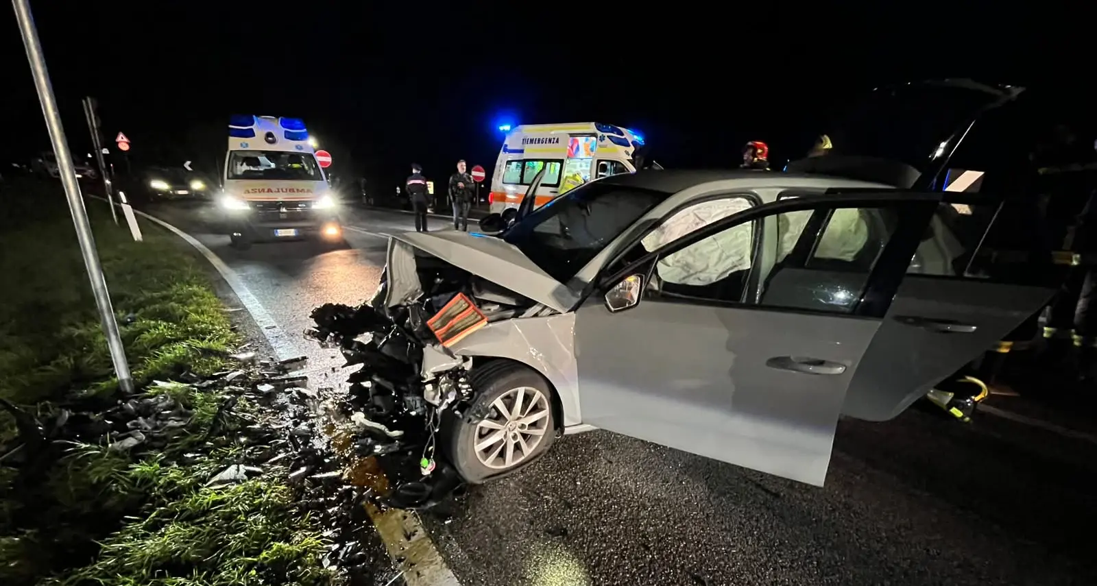 Schianto a Campiello: tre persone trasportate al Santa Chiara