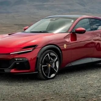 Corse folli sulle Dolomiti, Ferrari e Porsche in gruppo sui passi