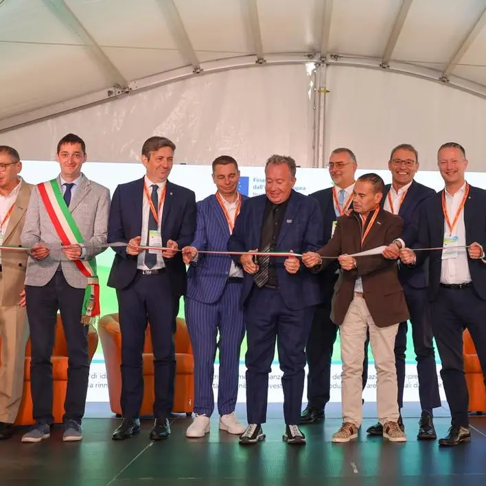 Storo, inaugurato il nuovo impianto che produce idrogeno con l’energia del sole