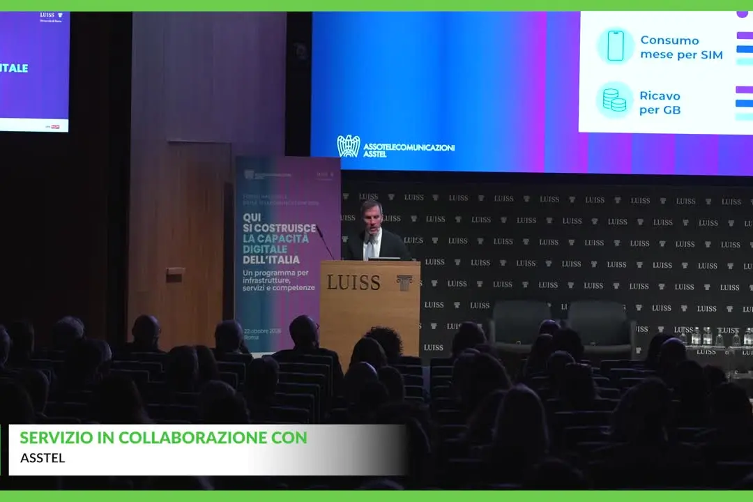 Sindacati delle telecomunicazioni, l’AI affianchi il lavoro e non lo sostituisca