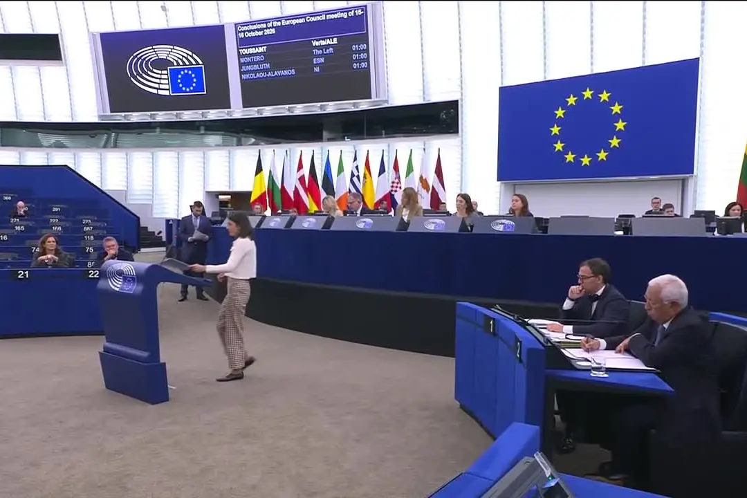 Proteste in Europa, l'eurodeputata Montero attacca i politici: \"Siete parte del problema\"