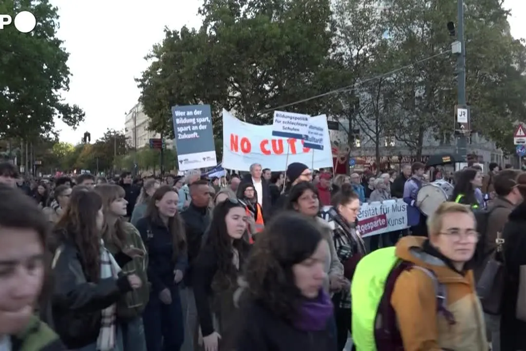 Vienna, studenti austriaci in piazza contro i tagli a università e ricerca