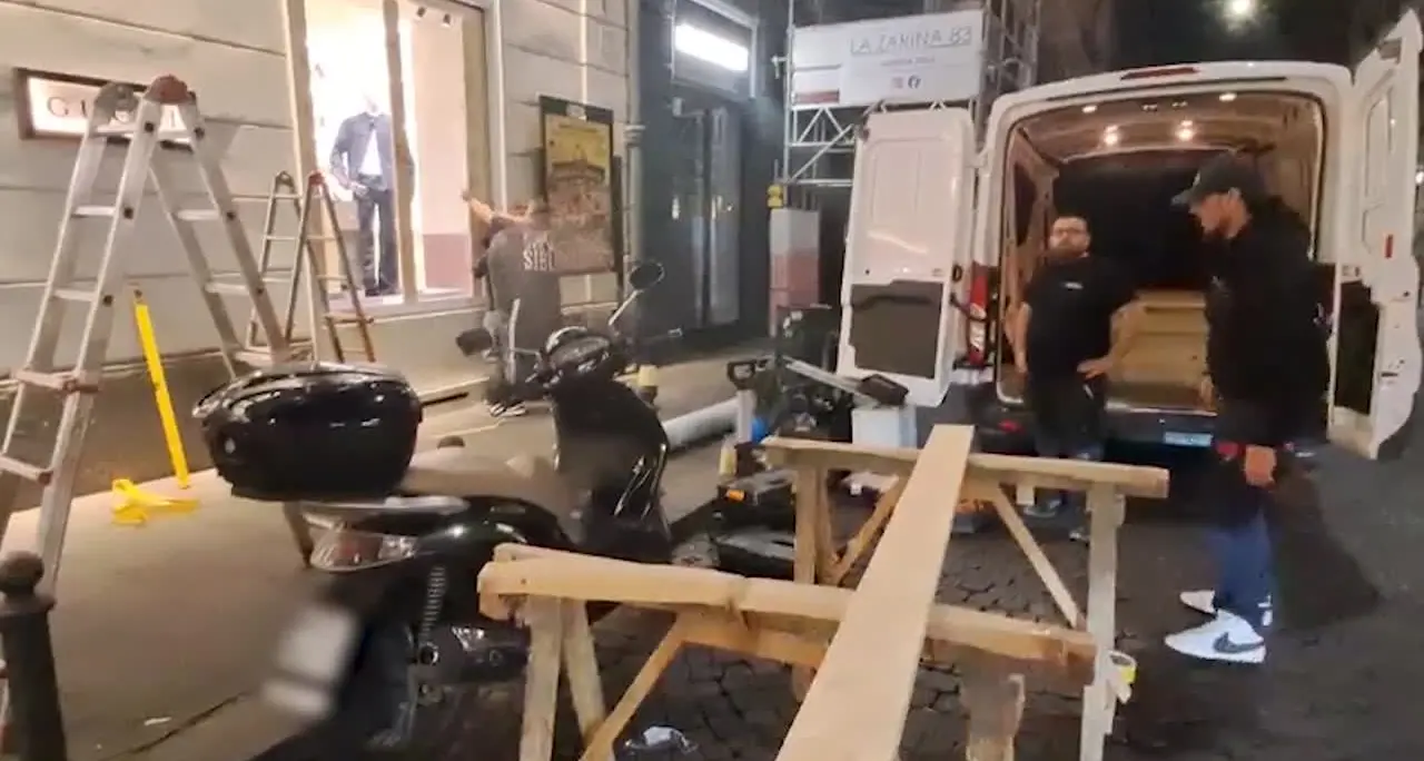 Napoli, i negozi di lusso si preparano alle manifestazioni di domani
