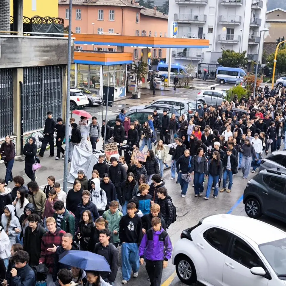 Trento, «Manifestazione contro il carovita»: preoccupa l’annuncio social