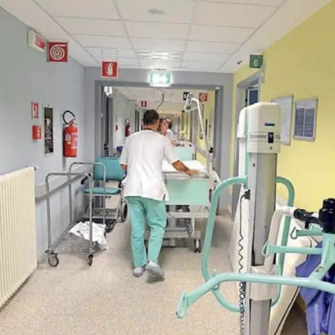 Protesi a 81 anni, riabilitazione negata: la famiglia paga 5mila euro a Bolzano