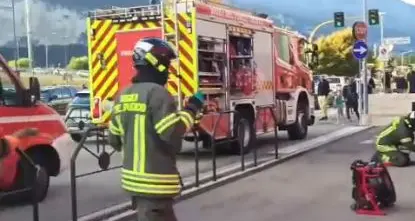 Allarme incendio da Bep's in via Brennero: accorrono in forze i pompieri