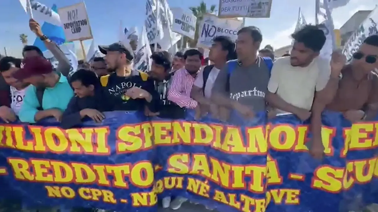 Napoli, corteo contro il carovita
