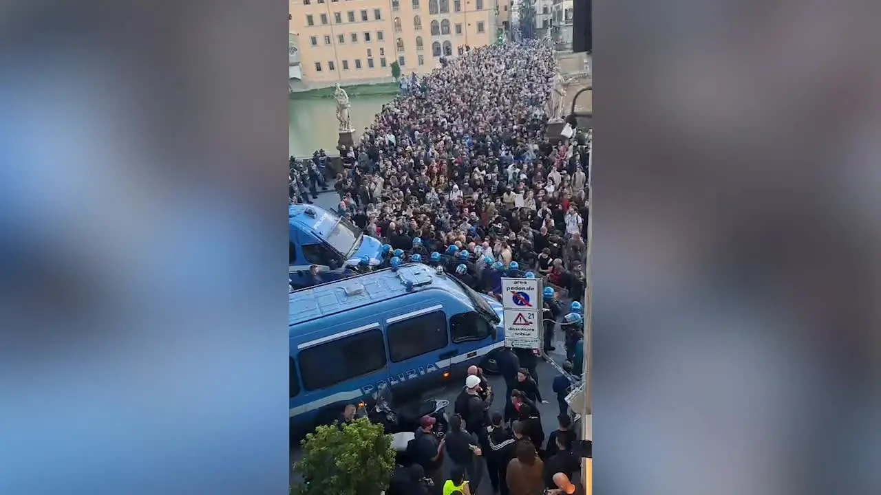 Corteo anche a Firenze, vie del lusso chiuse ai manifestanti
