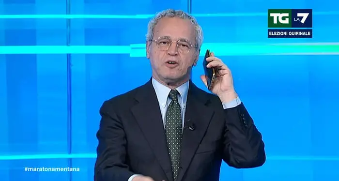 Enrico Mentana lascia la conduzione del TgLa7: l'ultimo telegiornale il 23 dicembre dopo 16 anni