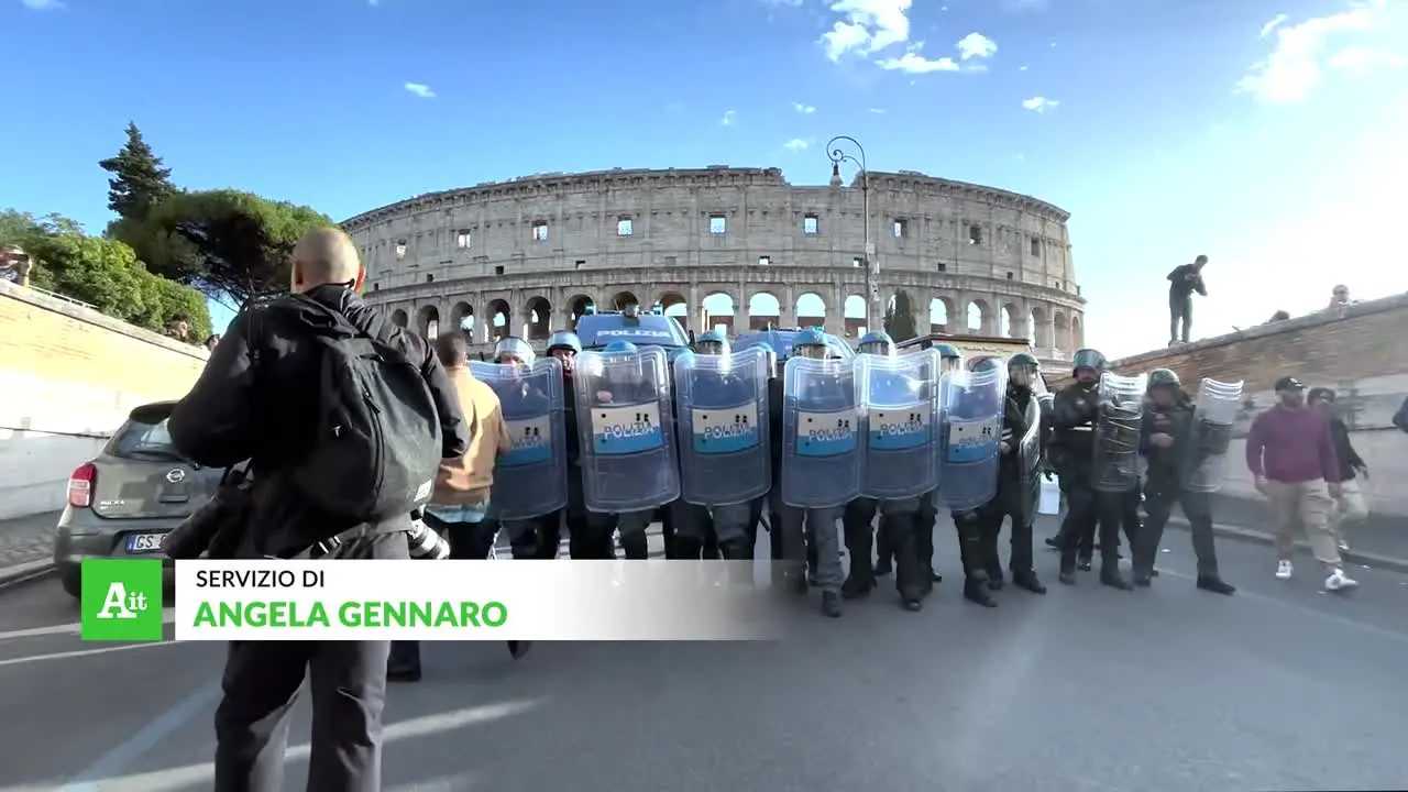 Scontri al centro di Roma, il film della manifestazione