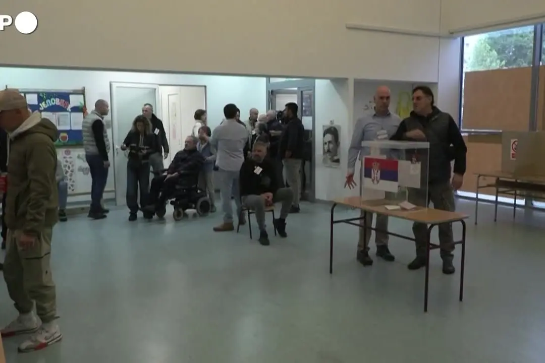 Urne aperte in Serbia, sfida tra Movimento studenti e l'uscente Vucic