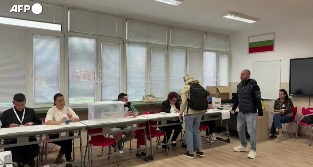 Bulgaria, al via le votazioni per le elezioni presidenziali