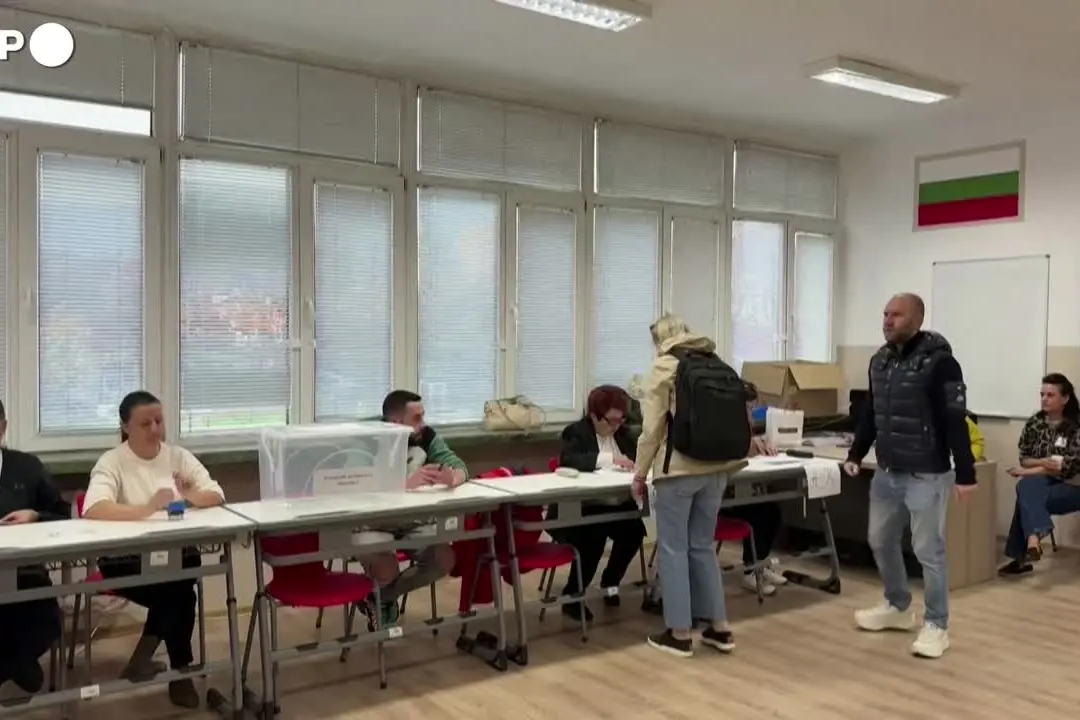 Bulgaria, al via le votazioni per le elezioni presidenziali
