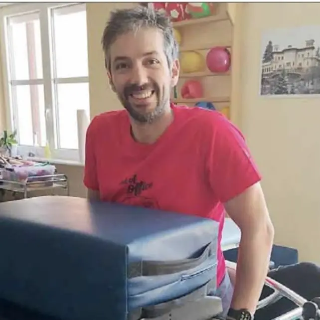 Paralizzato dopo una caduta in bici, Paolo torna a casa: «Dovevo morire, ora inizio una nuova vita»