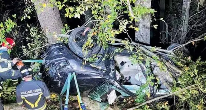 Revò, vola con l'auto nella scarpata 90 minuti per estrarre il ferito