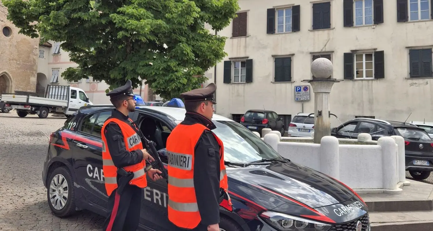 Salorno, una diciottenne ruba auricolari da 300 euro: incastrata dalla geolocalizzazione