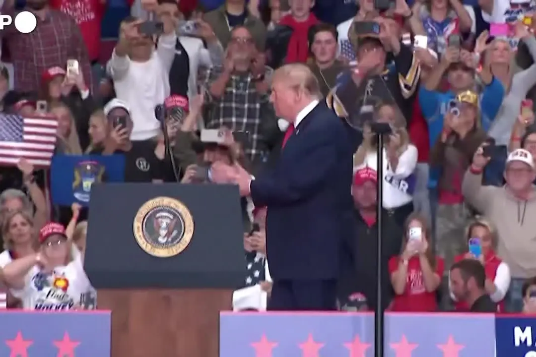 Trump senza freni elogia il lato b di Nicki Minaj, \"difficile da ignorare\"