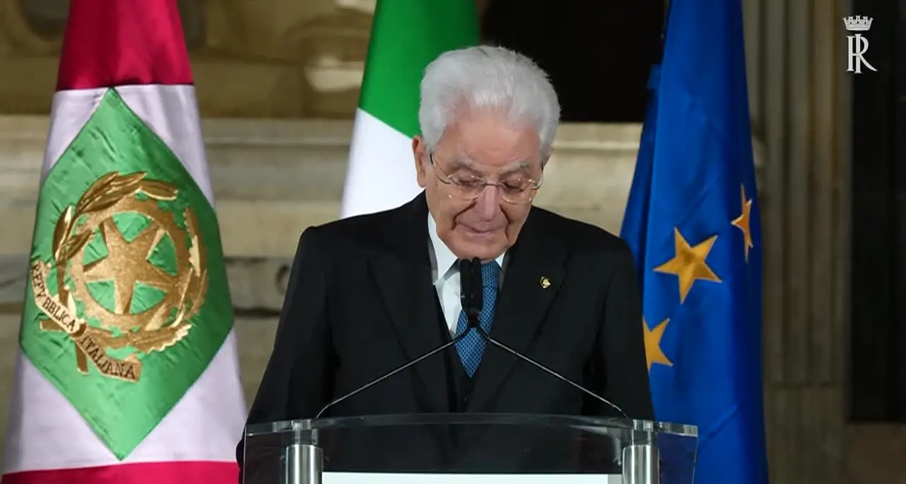 Mattarella: \"Fake news manipolano già oggi l'informazione\"