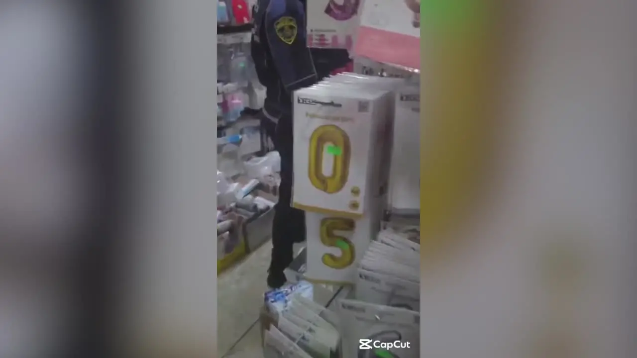 \"Chi ruba sarà ucciso\", le minacce choc di un negoziante a Napoli
