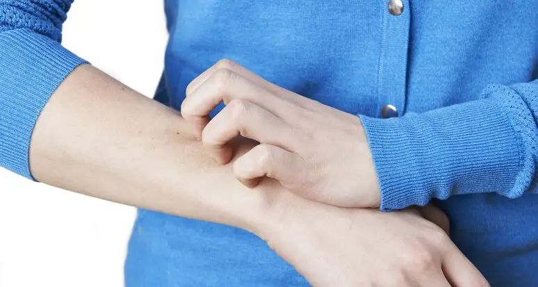 Psoriasi, un integratore a base di vitamina B5 potrebbe alleviare i sintomi