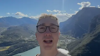 Bidone in legno al belvedere, Simone Sommadossi risponde alle critiche: «C’è un accordo con il Comune»